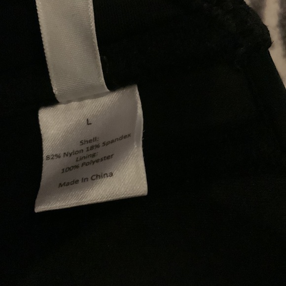 🏖️🌴 Stylish halter black net bikini top - Picture 5 of 5